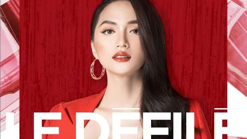 Hoa hậu Hương Giang làm khách mời danh dự tại show diễn tráng lệ Le Défilé L’Oréal Paris