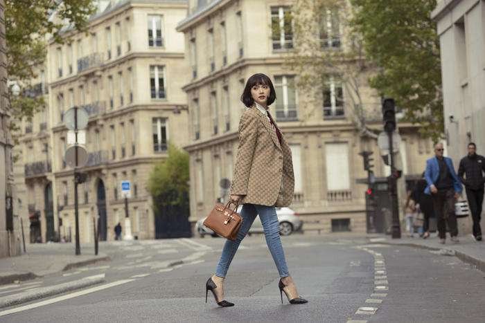 Thần thái ‘celeb quốc tế’, Hương Giang đọ sắc cùng ngôi sao Thái Lan – Mai Davika tại Paris
