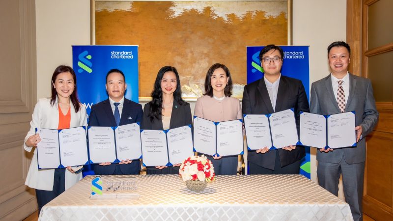 Standard Chartered và khách hàng ký kết Biên bản ghi nhớ cùng khám phá cơ hội phát triển kinh doanh giữa Việt Nam – Hong Kong