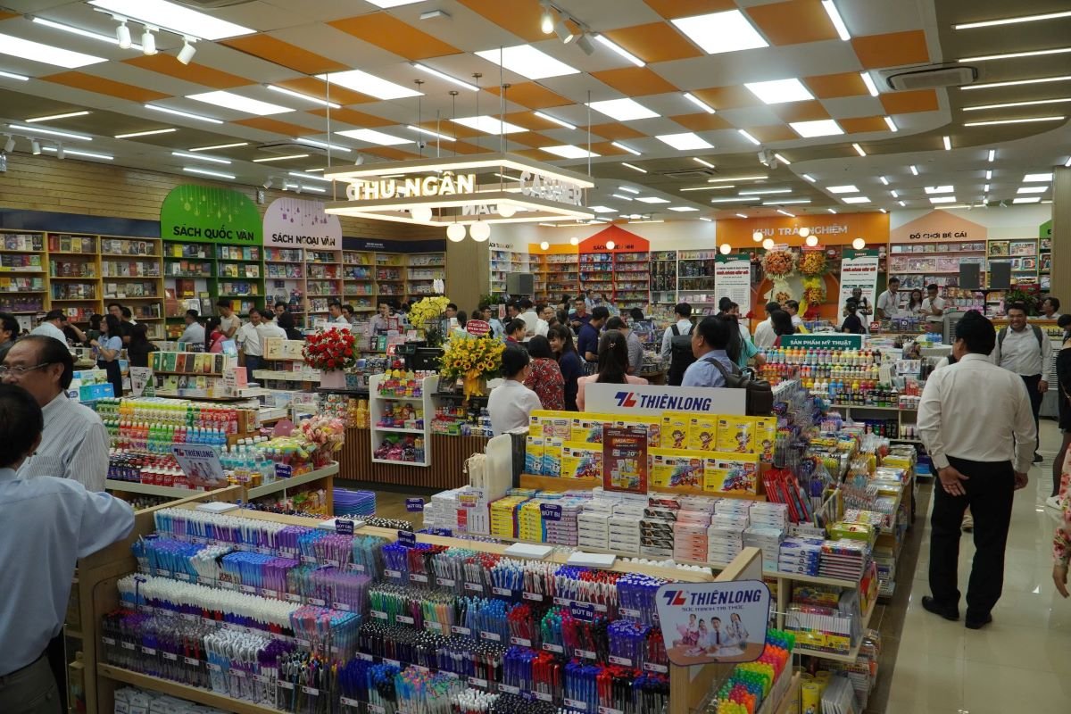 Công ty CP Phát hành sách TP. HCM (FAHASA) khai trương hai nhà sách Nhà sách