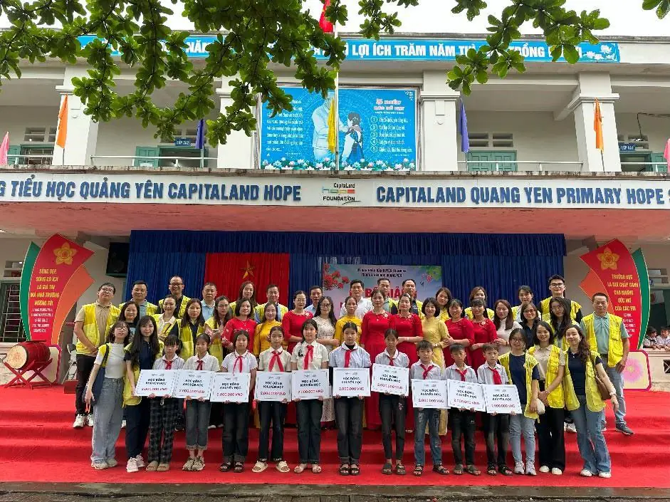 5 điểm trường thuộc chương trình “Trường học CapitaLand Hy vọng” đã khép lại lễ tổng kết năm học với sự tham gia của các tình nguyện viên CapitaLand